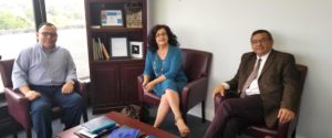 Quiroga College llega al Consulado de Honduras